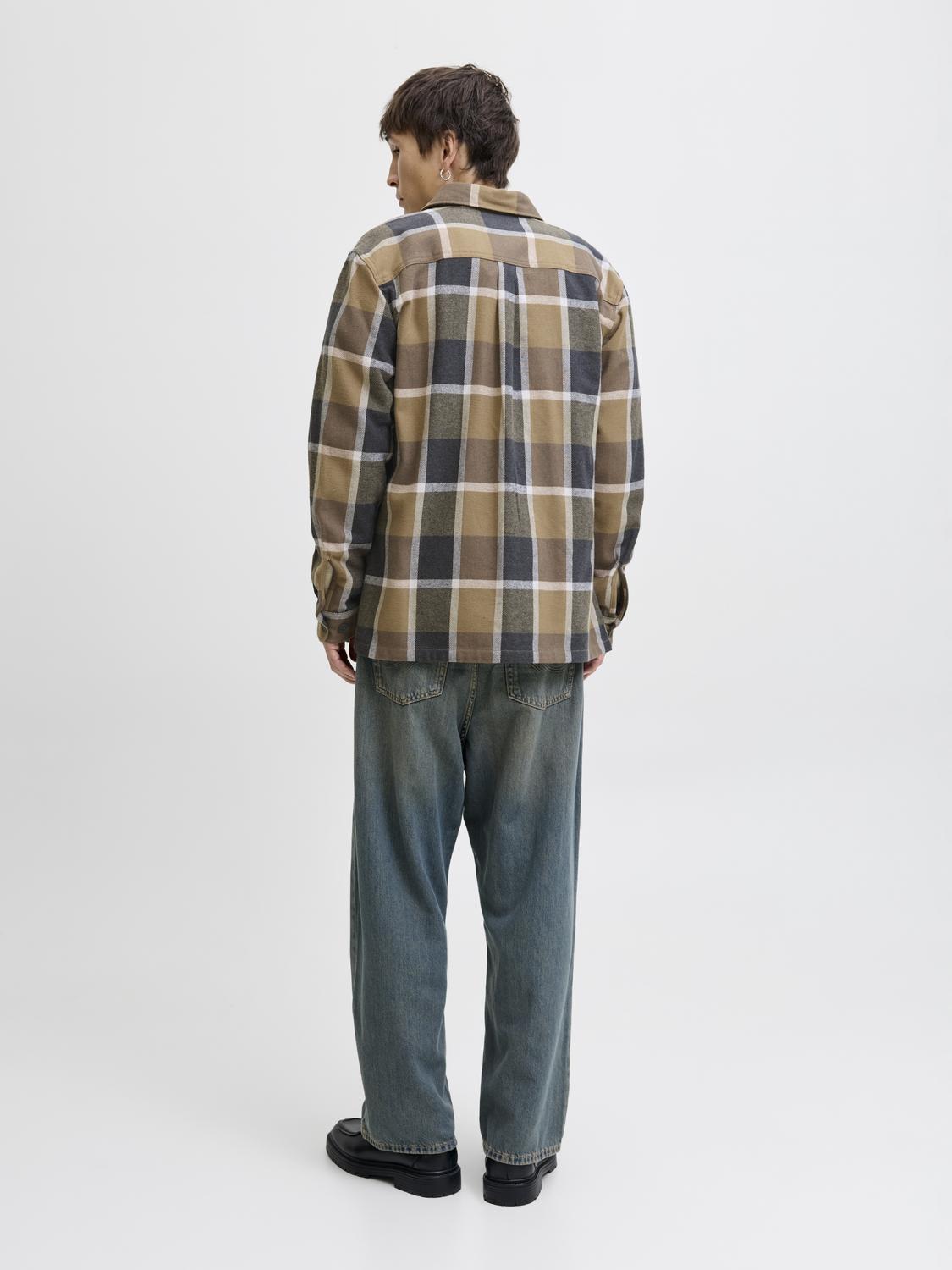 model_shot-back